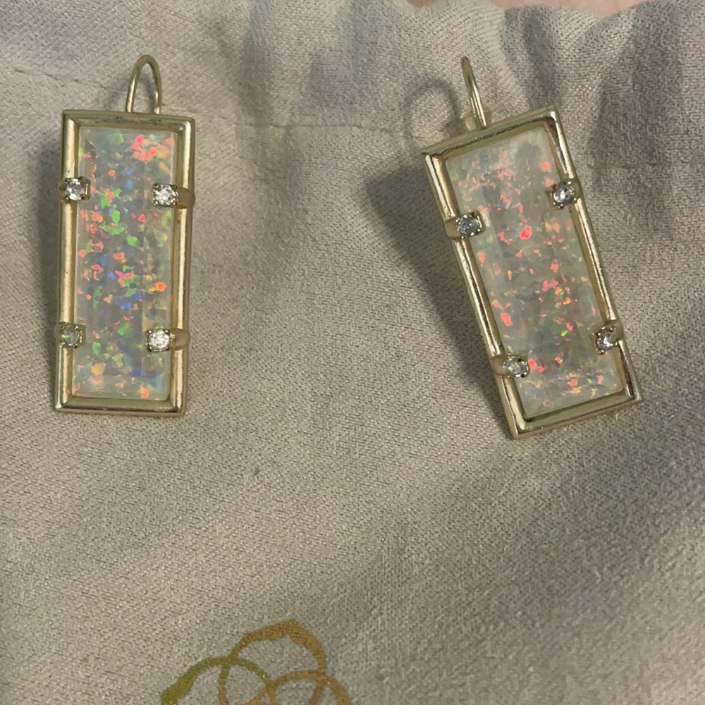 Gorgeous Kendra earrings